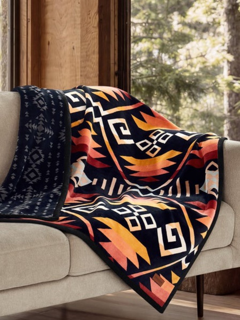 Pendleton Reversible Plush Throw Blanket Warm Accent Colors NEW